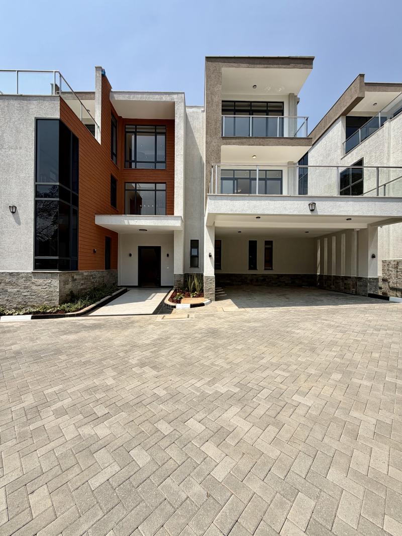 4 Bedroom Bespoke Villa for Rent in  Lavington 