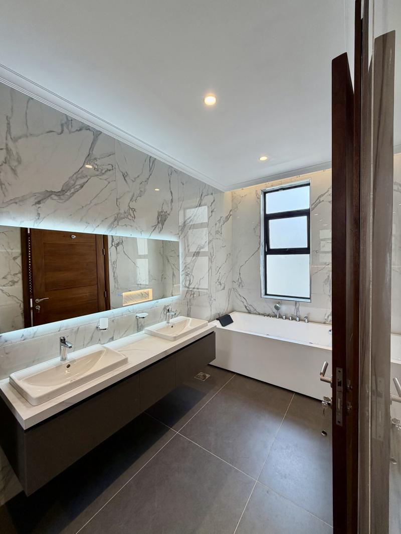 5-Bedroom Bespoke Villa for Rent in  Lavington  photo 5