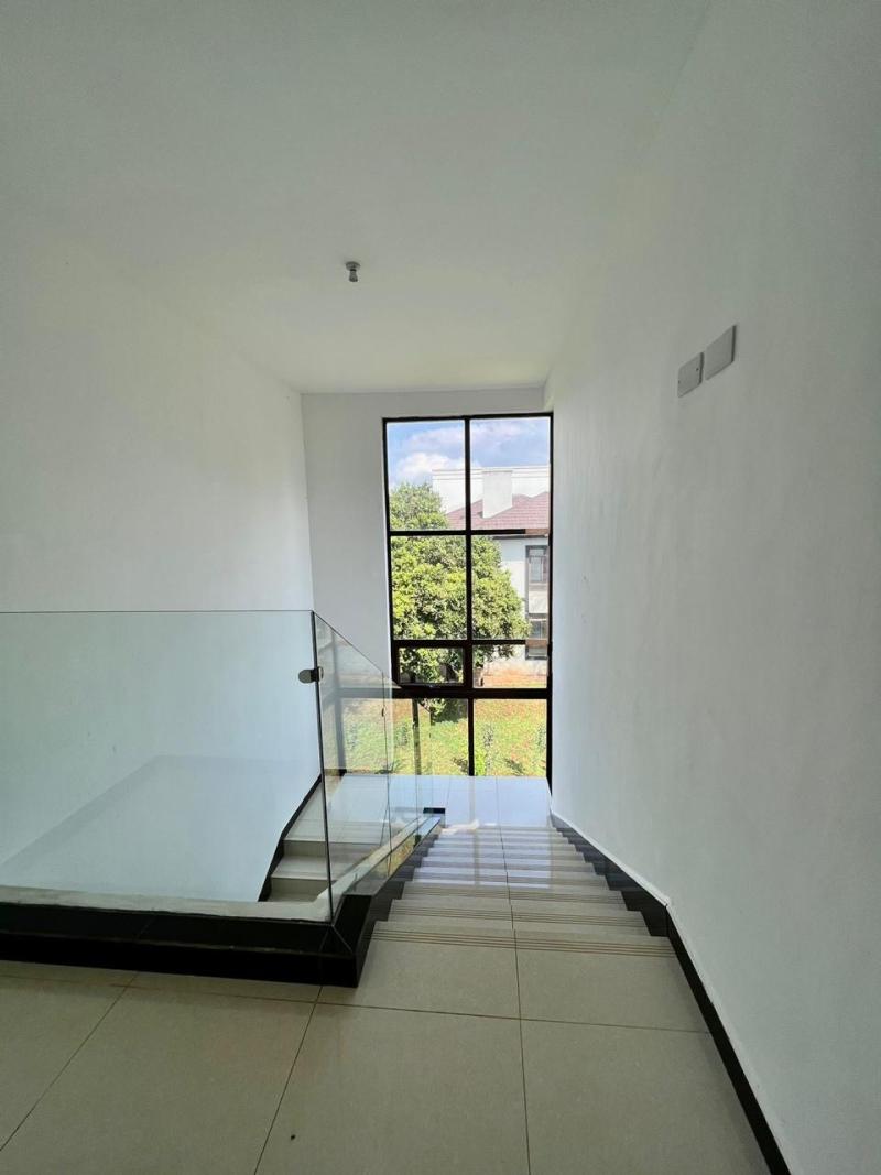 Naserian – Luxury 5 Bedroom House for Sale in a Gated Community photo 6