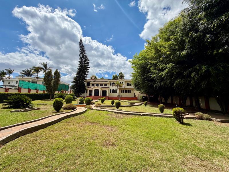 Luxury 6+ Bedroom House for Sale in Gigiri, Nairobi – 1 Acre Near UN photo 2