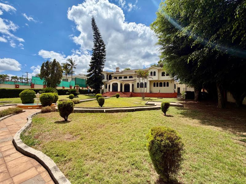 Luxury 6+ Bedroom House for Sale in Gigiri, Nairobi – 1 Acre Near UN photo 5