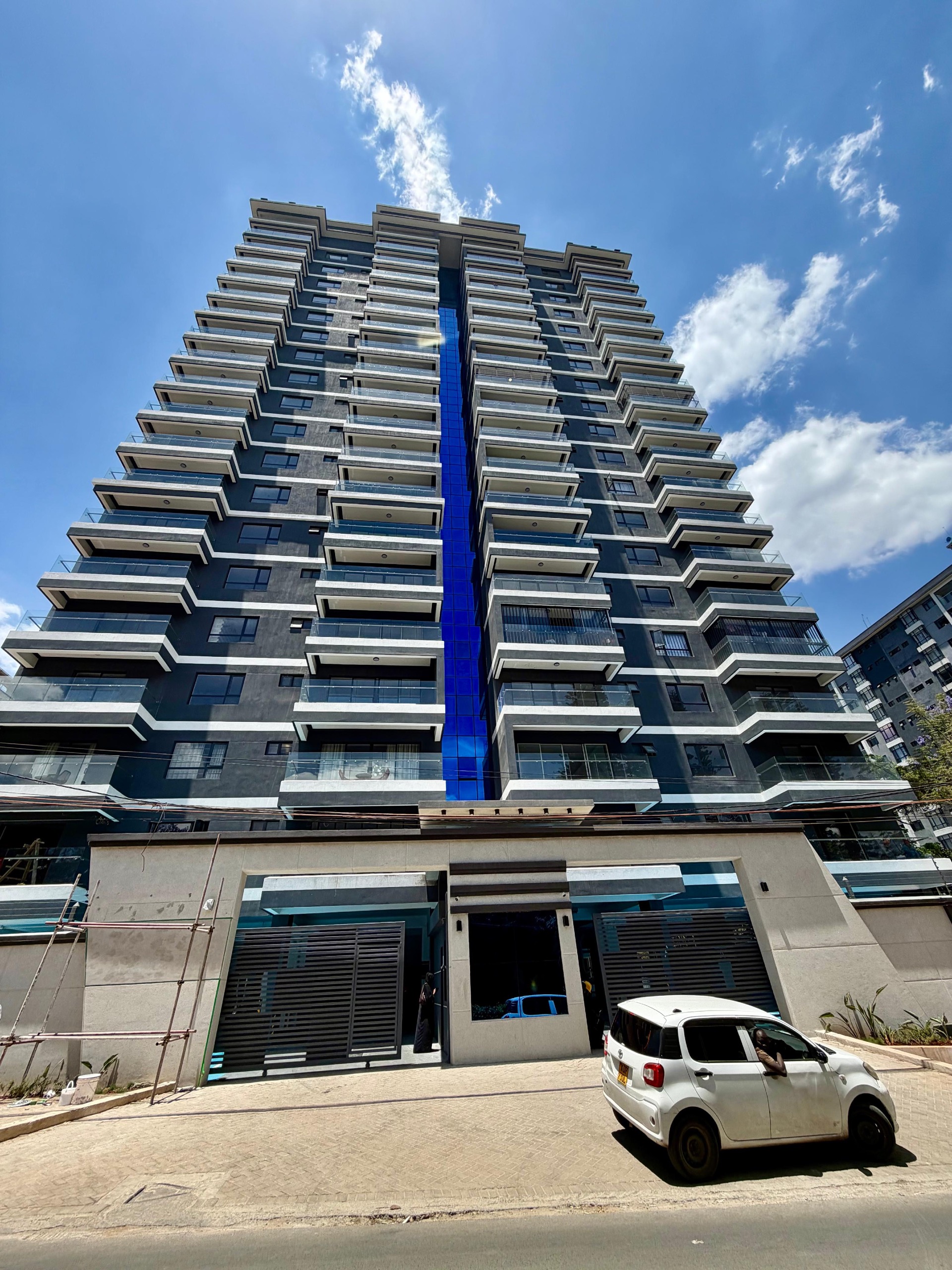 Venus Oak 4-Bedroom Apartment with DSQ for Sale