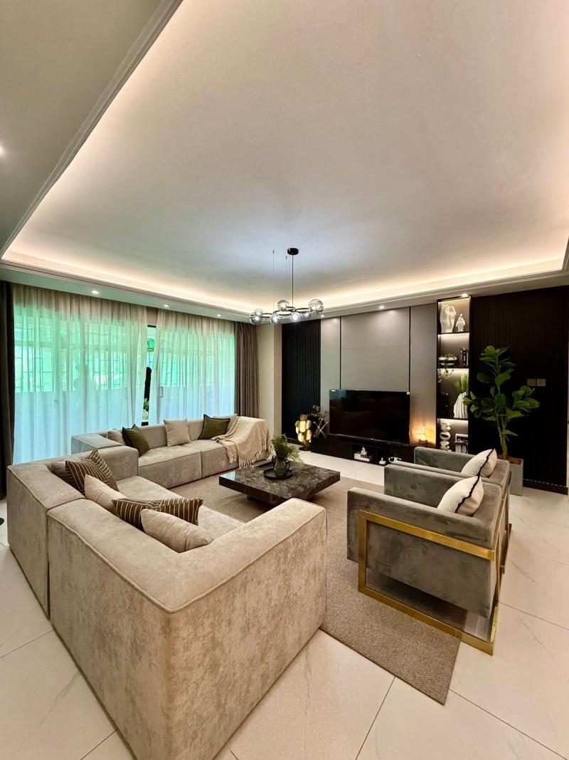 Venus Oak 4-Bedroom Apartment with DSQ for Sale photo 2