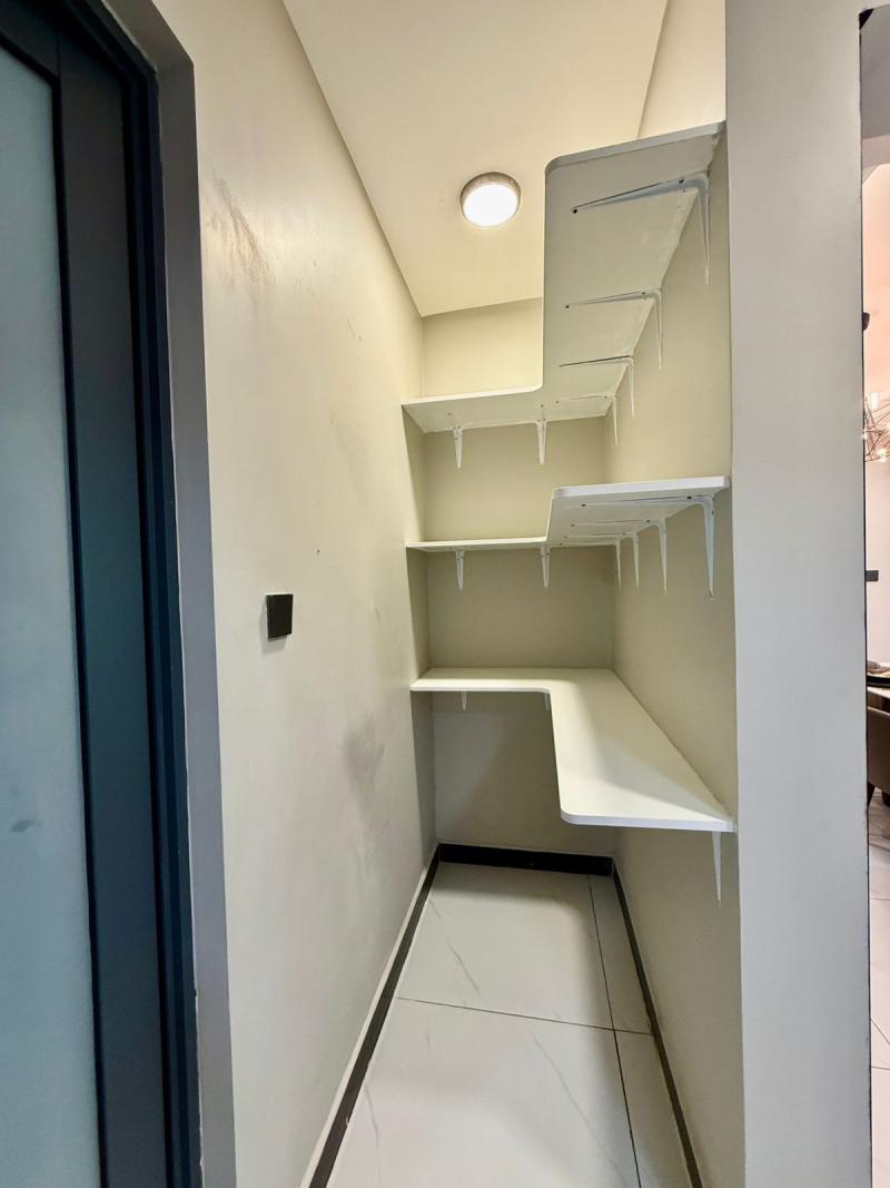 Venus Oak 4-Bedroom Apartment with DSQ for Sale photo 5