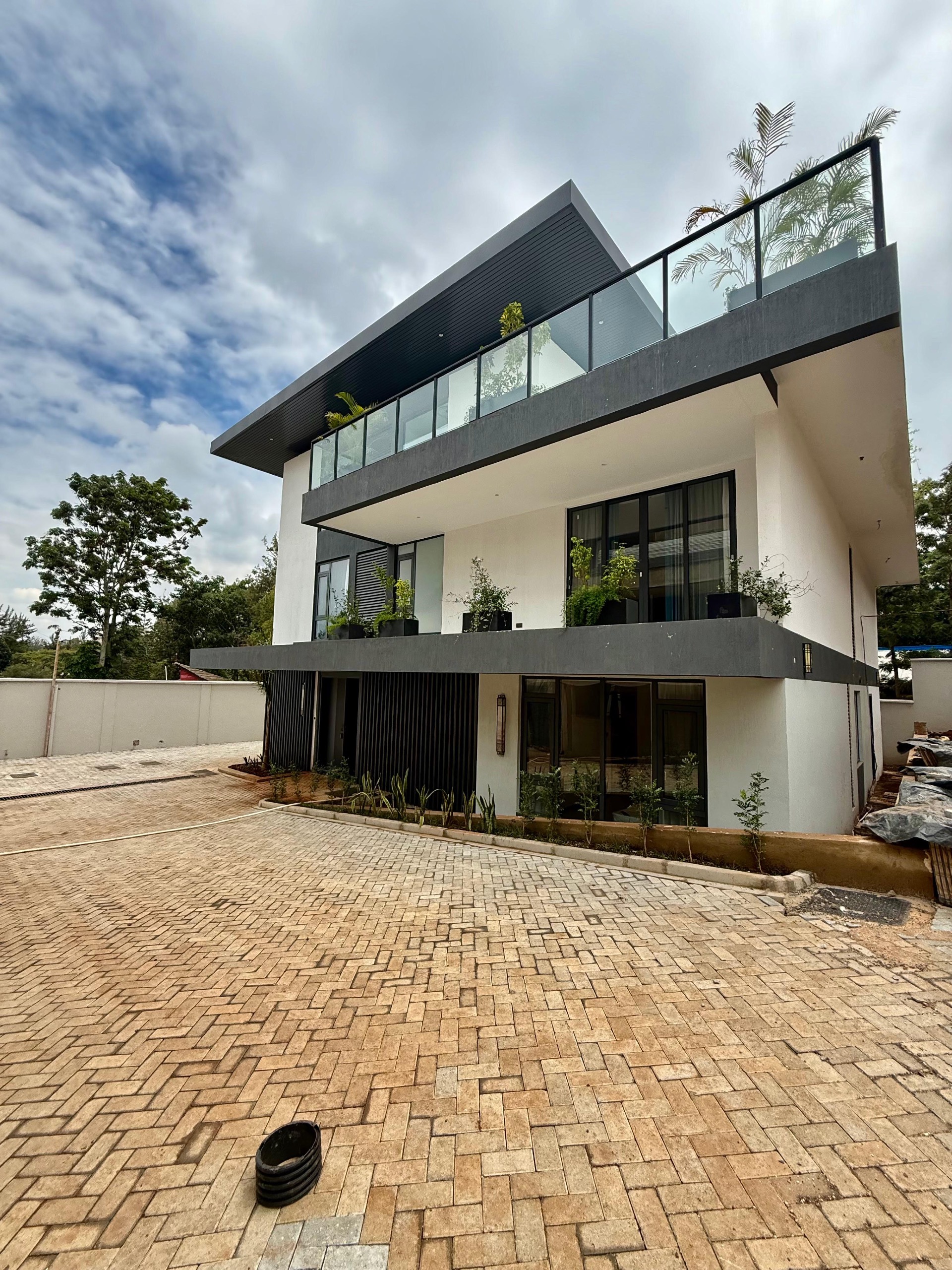 Luxury 5-Bedroom Townhouse for Sale in Jacaranda, Lavington – KSh 165 Million