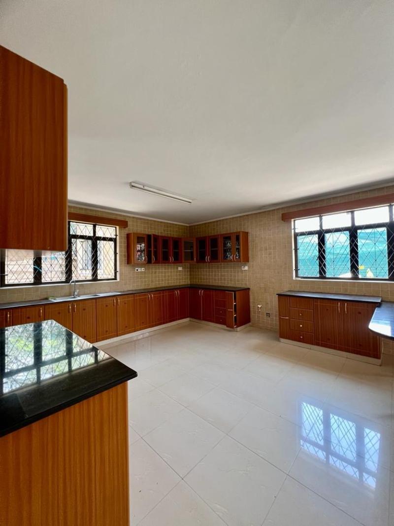  5-Bedroom Townhouse for Rent in Lavington, Nairobi photo 2